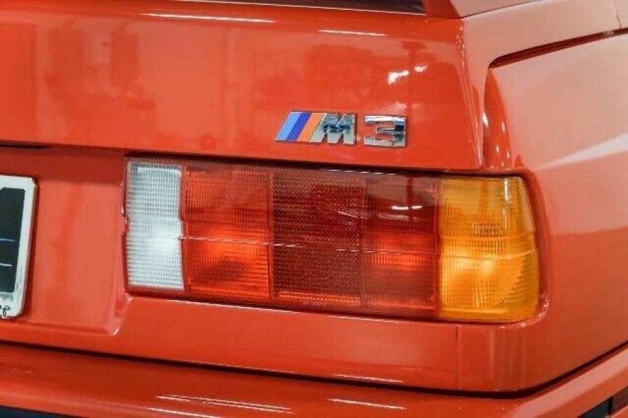 Детали экстерьера BMW M3 Paul Walker Collection (E30) 1991 года  (фото 30 из 43)